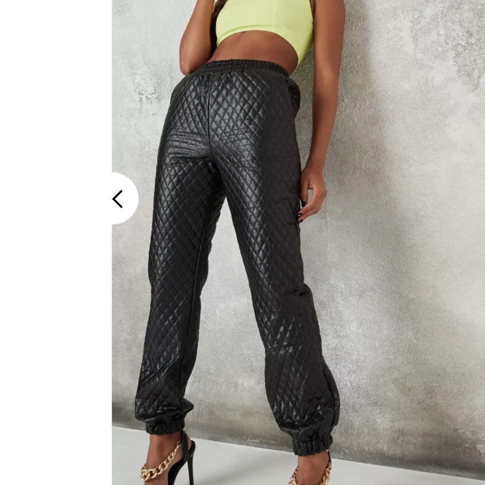 🆕 MISSGUIDED BLACK QUILTED PLEATHER JOGGERS (NWT)
